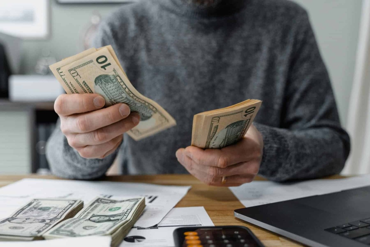 Cash Flow Gaps: Finding Your True Monthly Buffer