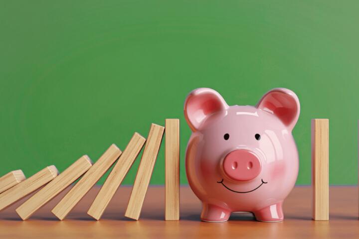 How Banks Calculate Interest on Savings