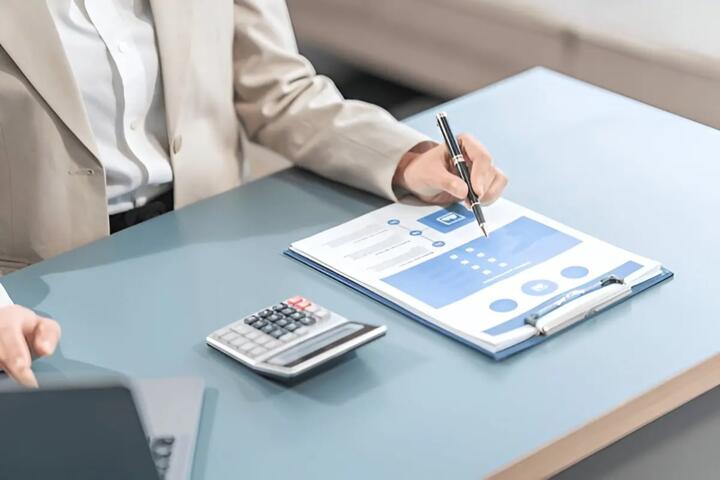 When Credit Card Balances Reach the Credit Bureaus