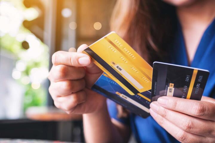 Charge Cards vs Credit Cards: The Difference Few People Notice