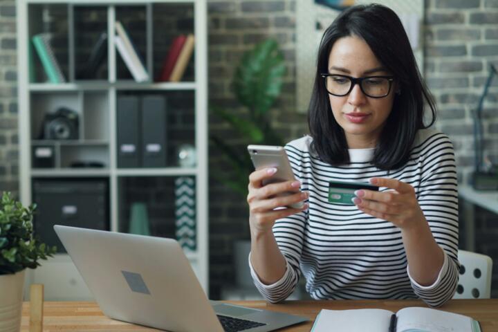 How to Choose Your First Credit Card to Build Credit