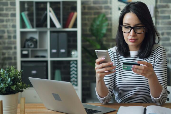How to Choose Your First Credit Card to Build Credit